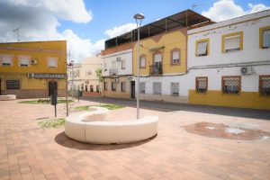 El alcalde inaugura la transformación de la Plaza de Santo Ángel, en San Bartolomé, que se ha renovado por completo con nuevo pavimento, mobiliario urbano, iluminación y fuente