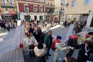 Ante las previsiones meteorológicas previstas para hoy y mañana, los fuegos artificiales en honor a Santa Eulalia se celebrarán mañana a las 19,30 horas y la Pitarra Popular el sábado 13, a l4 horas, en la Plaza de España