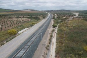 Adif adjudica por 3,5 M€ el suministro de traviesas para la renovación de 17 km de vía en la línea Mérida-Los Rosales