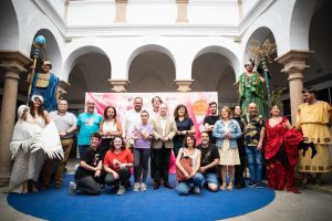 El alcalde muestra su orgullo y agradecimiento a todas las compañías y empresas emeritenses que harán posible la programación OFF del Festival de Teatro con representaciones, cine, talleres, pasacalles y cuentos infantiles dramatizados