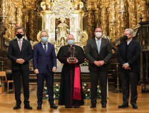 Rodríguez Osuna entrega el Premio Patrimonio a la Fundación Catedral Santiago de Compostela