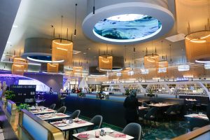 El Alcalde visita la propuesta “innovadora y espectacular” del restaurante Infinity Sushi que cuenta con 1.300 metros cuadrados y capacidad para 300 comensales