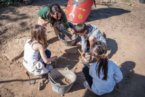 600 escolares de la ciudad participan en la iniciativa ‘Arqueólogo por un día’ que organiza el ayuntamiento con la Escuela Profesional Barraeca IV