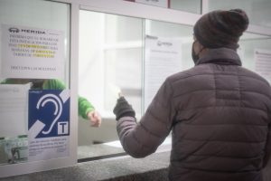 Ya ha comenzado la  instalación de 10 bucles magnéticos en distintas dependencias municipales de atención al público y culturales