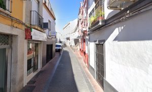 Corte de tráfico en la calle Berzocana los días 15 y 16 de enero por trabajos en una fachada
