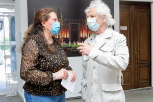 La portavoz municipal, Carmen Yáñez, destaca que la presencia de “El Brujo” en el Festival “viene a calmar nuestro estado de ánimo”