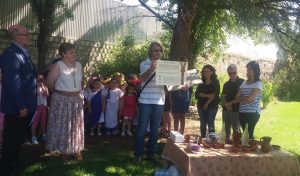 Tres centros participan en el acto de entrega simbólica del programa ‘Adopta un Monumento’