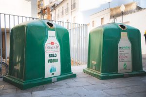 Ayuntamiento y Ecovidrio ponen en marcha una campaña durante Feria para la recogida de vidrio en los negocios de hostelería