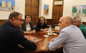 La directora de la Uned se despide del cargo y destaca la apertura del centro a la ciudad en los últimos años