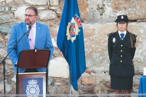 El alcalde, Antonio Rodríguez Osuna, propone que el próximo año, el 200 aniversario de la creación del cuerpo de Policía Nacional se celebre en el Teatro Romano de Mérida