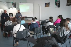 El delegado de Policía Local, Felipe González, ha recibido a Down Mérida en la nueva sede de la Policía Local