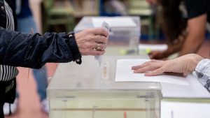 El Ayuntamiento pone a disposición de los vecinos con movilidad reducida vehículos para ejercer su derecho al voto
