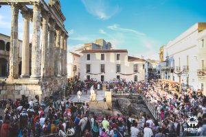 En torno a 50.000 personas han participado en las 90 actividades programadas por el Ayuntamiento en la última edición de Emerita Lvdica