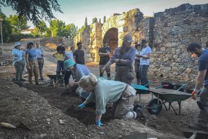 14 estudiantes de arqueología de Nueva Zelanda se encuentran excavando en Mérida gracias a un proyecto de la Universidad de Otago