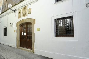Reabre sus puertas el edificio de la sede de la Junta de Cofradías tras la conclusión de la primera fase de rehabilitación en la que el Ayuntamiento ha invertido 50.000 euros