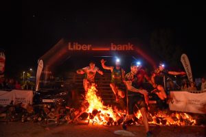 Mérida celebra su fiesta farinata nocturna con más de mil participantes