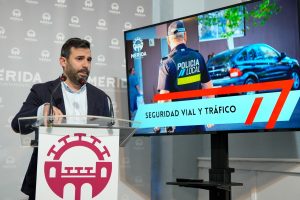 Los datos de la Memoria de la Policía Local señalan el importante descenso de los siniestros viales y la mejora de la seguridad con la realización de más de 1.200 pruebas de alcoholemia