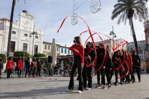 La Fundación Atenea ha instalado una mesa informativa en la Plaza y realizado un Flashmob con motivo del Día Mundial del Sida