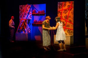 La compañía emeritense Las 4 Esquinas lleva a escena «El hilo rojo del destino» en el Centro Cultural de Nueva Ciudad