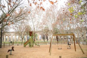 El parque junto al acueducto de San Lázaro contará con mejoras en las zonas verdes, nuevo riego, área de juegos infantiles, nueva pavimentación y mobiliario urbano