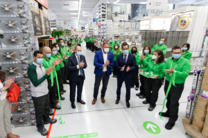 El alcalde inaugura el nuevo Leroy Merlin de Mérida tras una inversión de 1.500.000 euros