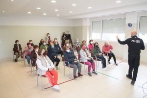 Comienza un ciclo de charlas sobre Educación Vial en los Centros de Mayores de la ciudad