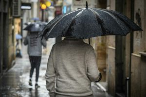 El ayuntamiento cierra esta tarde todas las instalaciones públicas deportivas, culturales y sociales municipales para evitar desplazamientos e incidencias tras las grandes precipitaciones que han caído sobre la capital extremeña.