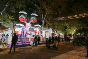 El Mercado de Navidad ofrece este fin de semana talleres infantiles, concierto de música y zambombada en el Parque López de Ayala