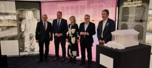 Mérida se muestra en el Parlamento Europeo como un referente en patrimonio y cultura