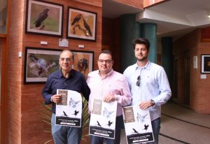 La exposición “Objetivo natural. Los otros pobladores de la dehesa”, eje central de las actividades del Mes de las Aves