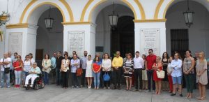 Mérida muestra su repulsa y rechazo a la violencia machista con un minuto de silencio