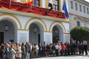 Mérida muestra consternación y repulsa, en un minuto de silencio por los atentados de Bruselas