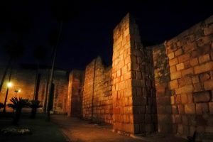 La fachada del Ayuntamiento, la fuente de la Plaza y algunos monumentos se iluminan mañana en color naranja por el Día Mundial de la EPOC