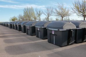 Hoy comienza la instalación de los 1.200 nuevos contenedores de residuos, adquiridos por el Ayuntamiento, en todas las barriadas de la ciudad