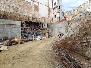 Se reanudan las obras en el María Luisa, La Isla, acerados de El Prado y campo de césped en San Andrés