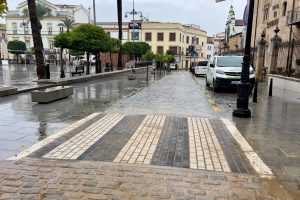 Concluye la mejora de los pasos de peatones de la plaza de España por lo que se reanuda el tráfico rodado desde Félix Valverde Lillo