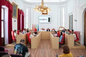 La concejala Laura Iglesias asume las competencias en Comercio y Emprendimiento, y Pilar Amor se encargará de los proyectos de LGTBI y Diversidad