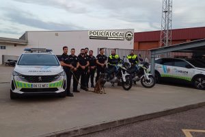 Parte hacia Valencia el primer grupo de agentes de la Policía Local de Mérida, dentro de la acción coordinada por Diputación de Badajoz para realizar labores de búsqueda de personas