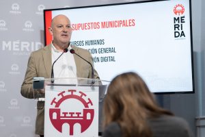 El Ayuntamiento de Mérida refuerza las políticas de empleo, incrementando en un 3,82 por ciento la inversión en Recursos Humanos como garantía de mejora de los servicios públicos