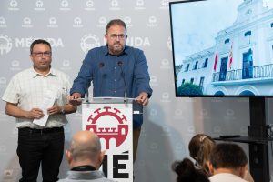El alcalde anuncia una partida de 100.000 euros para ayuda médica y humanitaria en Gaza y, además, solicita públicamente, junto con el Grupo Municipal ‘Unidas por Mérida’, la retirada de la Ley de la Concordia “de PP y VOX por ser un ataque a la memoria y a la dignidad de las víctimas”