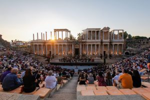 La Unidad de Música de la Guardia Civil ofrece en el Teatro Romano un concierto con motivo de los actos de la Patrona del cuerpo