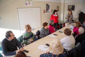 El Ayuntamiento pone en marcha la campaña  de mayores “Familiarízate con tu móvil” con el objetivo de reducir la brecha digital y mejorar el conocimiento sobre el funcionamiento de los dispositivos tecnológicos