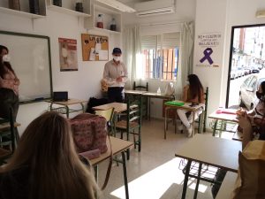 La delegación de Igualdad de Género ha desarrollado talleres de sensibilización con alumnas del Curso de Dependienta de Comercio