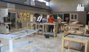 Setenta y siete personas trabajan en los dos programas de @prendizext en La calzada