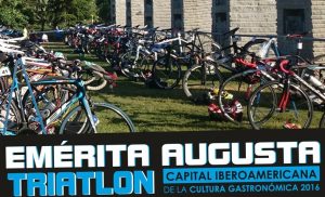 El VII Triatlón Emérita Augusta incorpora un circuito por el centro de la ciudad
