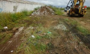 Sanidad procede al desescombro de vertederos ilegales en diversos puntos de la ciudad