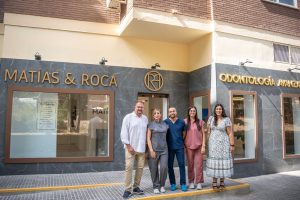 El alcalde visita la nueva Clínica Dental Matías&amp;Roca, tras su reciente apertura en la barriada de Las Abadías, que está experimentando un crecimiento significativo