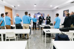 El alcalde visita la nueva sede provincial de Movistar Prosegur ubicada en Mérida y que da trabajo a ocho personas con previsión de seguir aumentando su plantilla en la capital extremeña