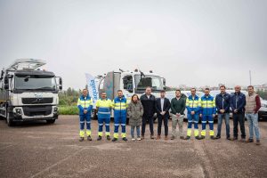 El alcalde resalta que Mérida se encuentra a la vanguardia del mantenimiento del alcantarillado con la adquisición por parte del ayuntamiento de dos nuevos camiones de saneamiento y un robot de última tecnología