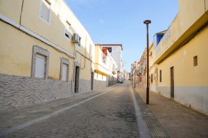El alcalde visita las obras de transformación de Suárez Somonte, Hernán Cortes, Parejo y adyacentes que mañana abrirán al tráfico de vehículos, sin restricciones, mejorando la accesibilidad a peatones y que han permitido renovar toda la red de saneamiento y suministro de agua
